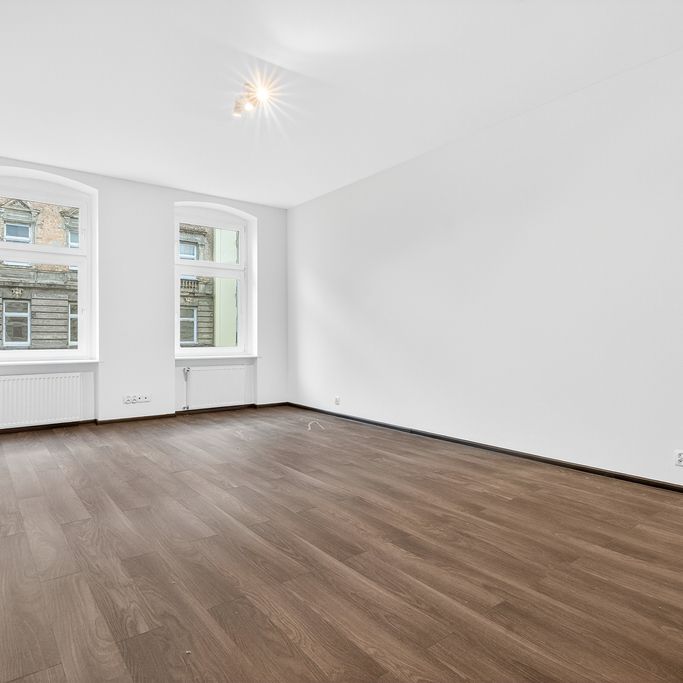 (Symbol 437244) - Photo 1