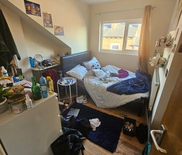 5 Bed - 13 Welton Place, Hyde Park, Leeds - LS6 1EW - Student - Photo 4