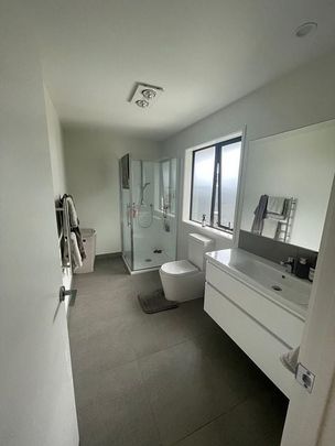 3bd house, Viewing at 11:30 am, Saturday, 29th Nov - Photo 1