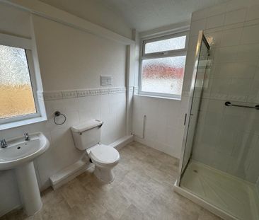 2 bedroom ground floor flat to rent - Photo 3