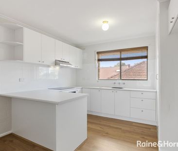 Spacious & Light-Filled Unit in a Prime City-to-Beach Location - Photo 2