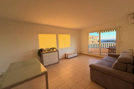 Avant dernier étage 2 pièces 47 m² terrasse de 12 M² vue mer - Photo 5