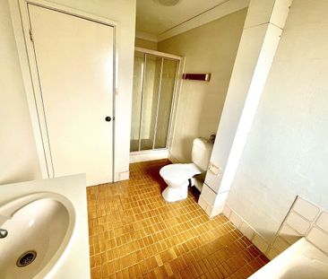 2-Bedroom Double Storey Villa in a Prime Location! - Photo 2