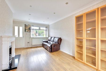 3 bedroom semi-detached house to rent - Photo 4