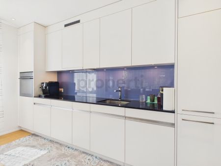 Eigentumsstandard mit Panoramafenstern: Grosszügige 74 m², Tiefgara... - Photo 4