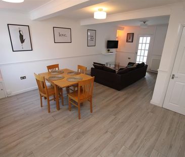 House - End Terrace For Rent Vale Terrace, Tredegar - Photo 2