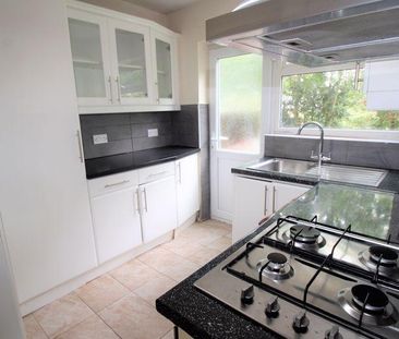 2 bedroom ground floor maisonette to rent - Photo 3