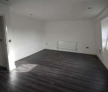 Station Approach, Ashford, TW15 - Photo 1