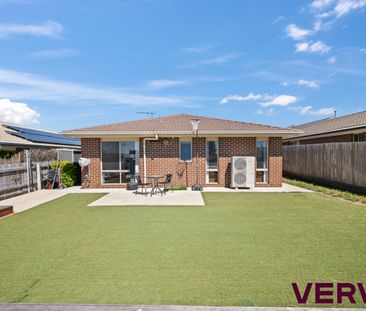 BEAUTIFUL FOUR BEDROOM HOME - Photo 4