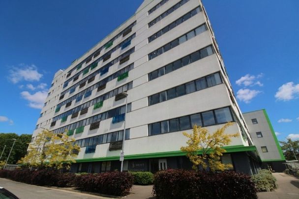 Kings Road, Stevenage, Hertfordshire - Photo 1