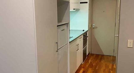 Studio Apartment Viaduct Location - Photo 2