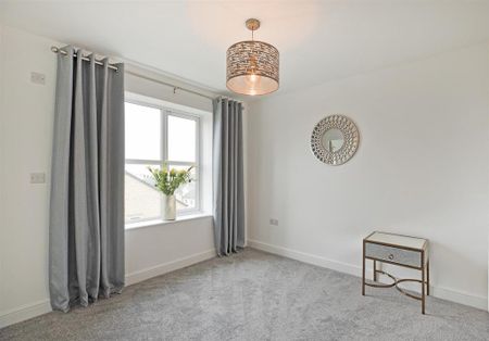 3 bedroom terraced house to rent - Photo 3