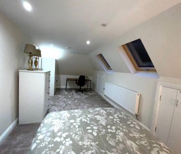 1 bedroom in a house share to rent - Photo 2