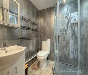 2 bedroom terraced house to rent - Photo 4