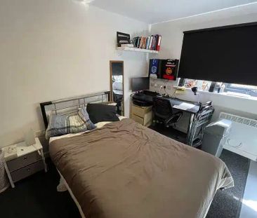 Standard Studio - Photo 4