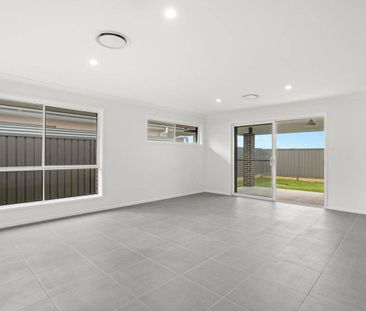 BRAND NEW 4- BEDROOM FAMILY HOME- COMFORT, STYLE & LOCATION! - Photo 6