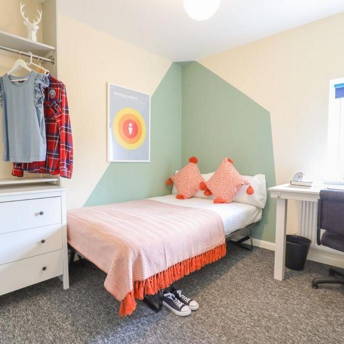 1 bedroom in a house share to rent - Photo 1