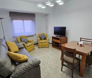 Piso de alquiler en Salamanca - Calle Nieto Bonal, Carmelitas - Foto 1