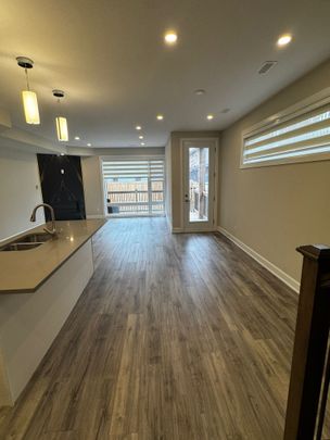 For Lease - 902 - A Pinecrest Road, Britannia Heights - Queensway Terrace N and Area, Ontario - Photo 1