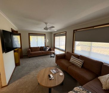 FULLY FURNISHED UNIT NEXT TO CBD - Photo 4