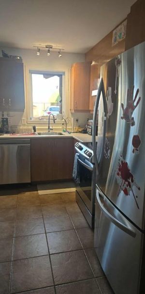 Drummondville Beau grand 5 1/2 à louer 1e étage libre pour 15 novembre - Photo 1