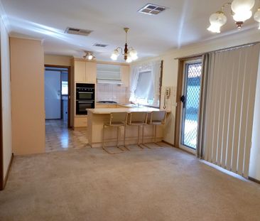THREE BEDROOM FAMILY HOME - Photo 4