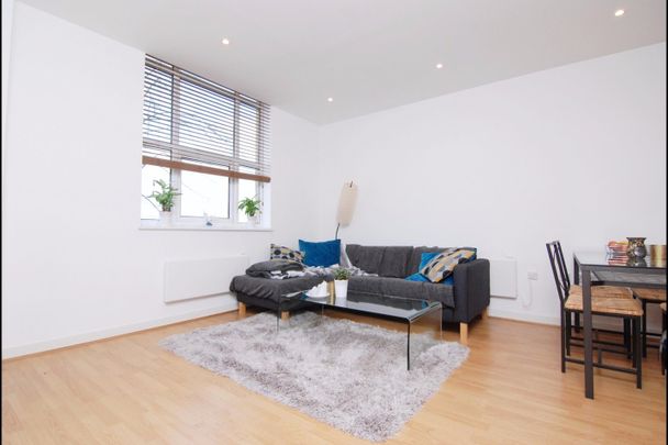 1 Bed Flat, Bromyard Avenue, W3 - Photo 1