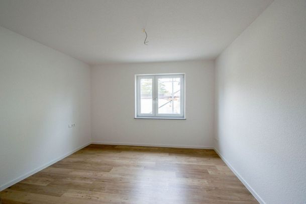 Neubau | Exkl. 3-Zi-Wohnung | Terrasse mit Garten | EBK | FBH | gefragte Lage - Foto 1