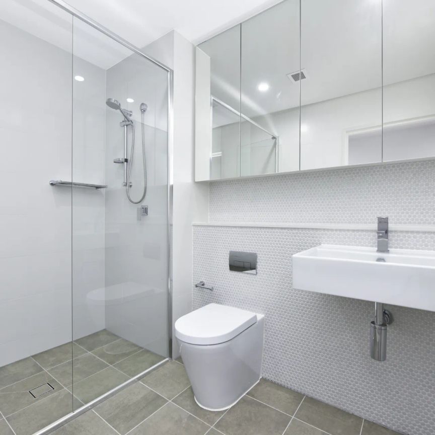 Modern one bedroom apartment in convenient location - Photo 1