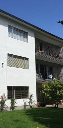 2 bdr 2 bath Updated Penthouse with large deck South Granville - Photo 1