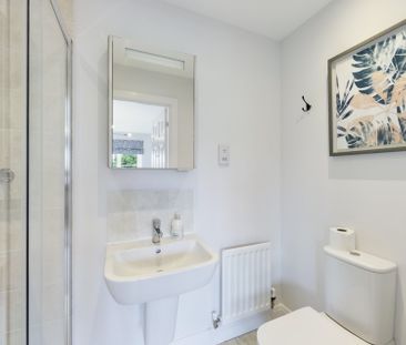 Great Oldbury Drive, Stonehouse, Gloucestershire, GL10 - Photo 6