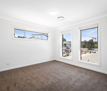 MODERN SPACIOUS LIVING - Photo 4