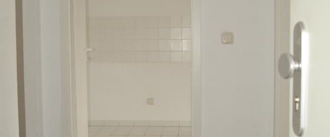 ** 2-Zimmer-Whg. mit 2 Balkonen und Wannenbad * Tiefgarage * Keller * Fahrradraum ** - Foto 1