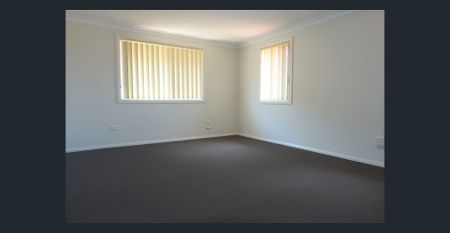 Townhouse is great location - Photo 4