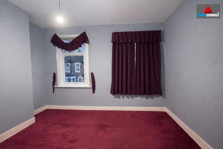 4 bedroom terraced house to rent - Photo 3