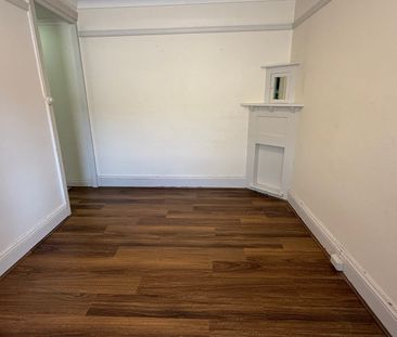 Studio 1 Bedroom For Rent - Photo 6