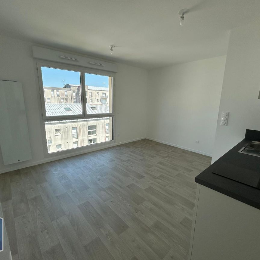 Location Appartement 1 pièce 25m² LA ROCHE SUR YON 85000 - Photo 1