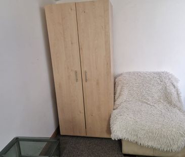 Room in a Shared House, St Michael Avenue, HA9 - Photo 1