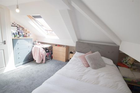 Grimthorpe Place, Headingley, LS6 3JT, Leeds - Photo 2
