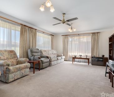 2 Redloum Place, Orange NSW 2800 - Photo 2