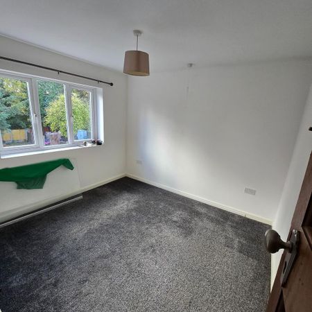 2 bedroom semi-detached house to rent - Photo 2