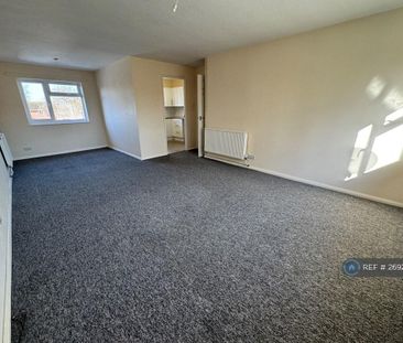 3 bedroom flat to rent - Photo 1