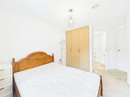 Little Bolton Terrace, Salford, Greater Manchester, M5 - Photo 4