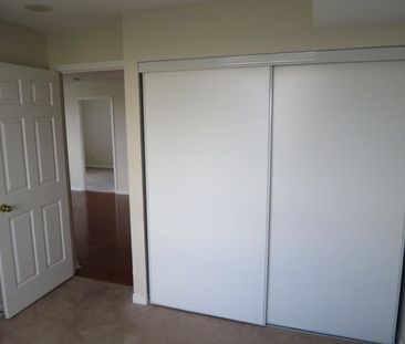 For Lease - 11 Oneida Crescent Unit# 204, Richmond Hill, Ontario - Photo 3