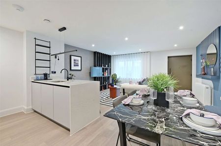 A brand new and furnished one bedroom apartment overlooking a wonderful Atrium in the sought after Horlicks by Berkeley Homes development. - Photo 5