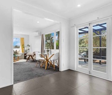 Renovated 5-bed Home - Photo 2