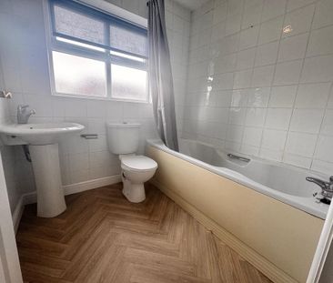 4 bedroom semi-detached house to rent - Photo 6