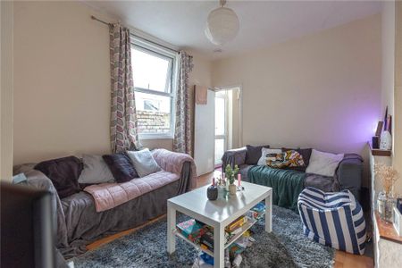 6 bedroom terraced house to rent - Photo 2