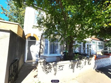 2 Bed Flat, Asplins Road, N17 - Photo 2