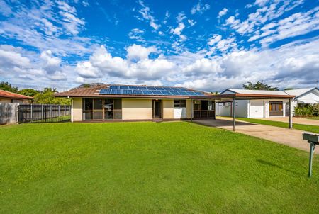 SPACIOUS FAMILY HOME IN THE HEART OF ANNANDALE - Photo 3